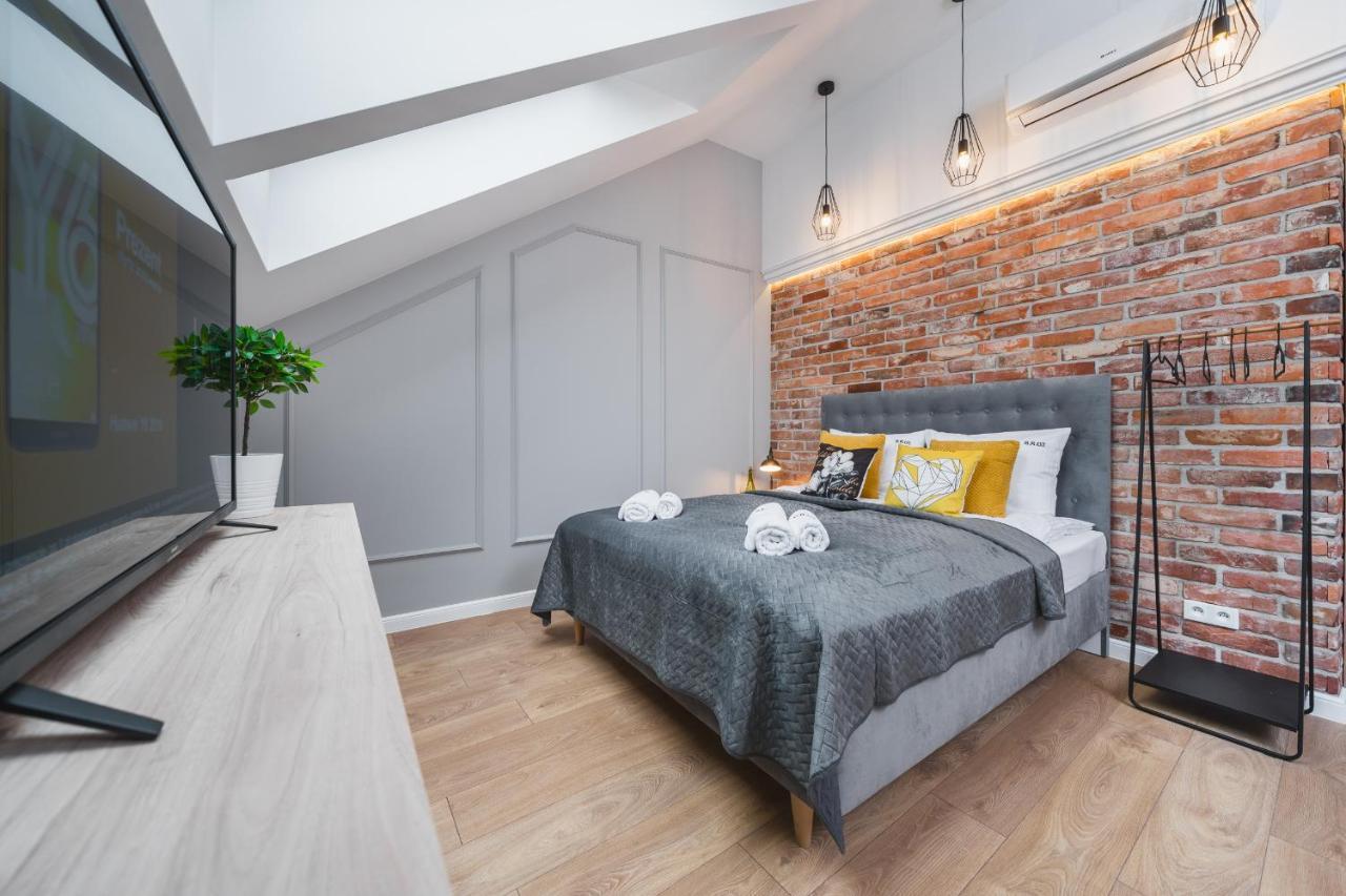 Saint Florian'S Suites - Old Town Luxury Apartments - By Upstairs Kraków Exteriör bild