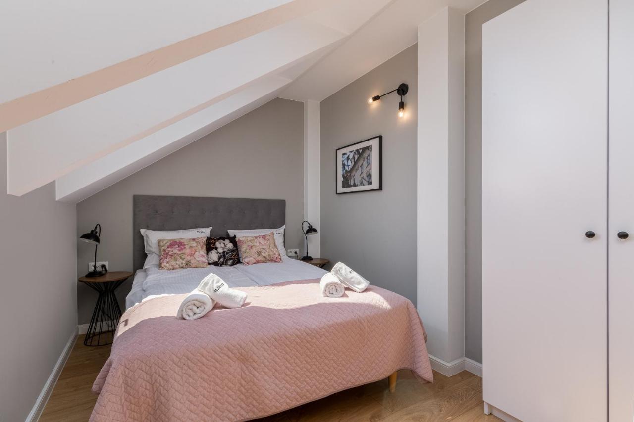 Saint Florian'S Suites - Old Town Luxury Apartments - By Upstairs Kraków Exteriör bild