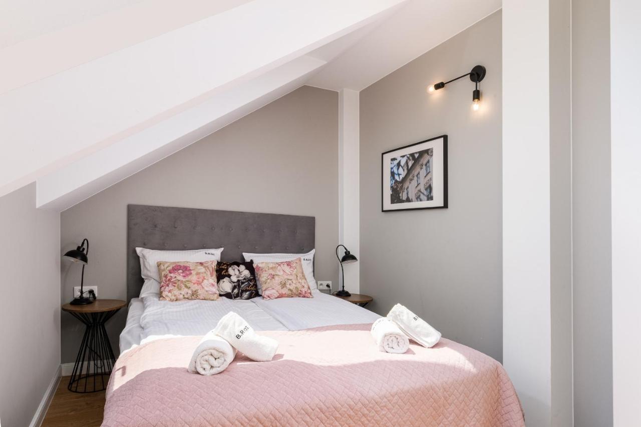Saint Florian'S Suites - Old Town Luxury Apartments - By Upstairs Kraków Exteriör bild